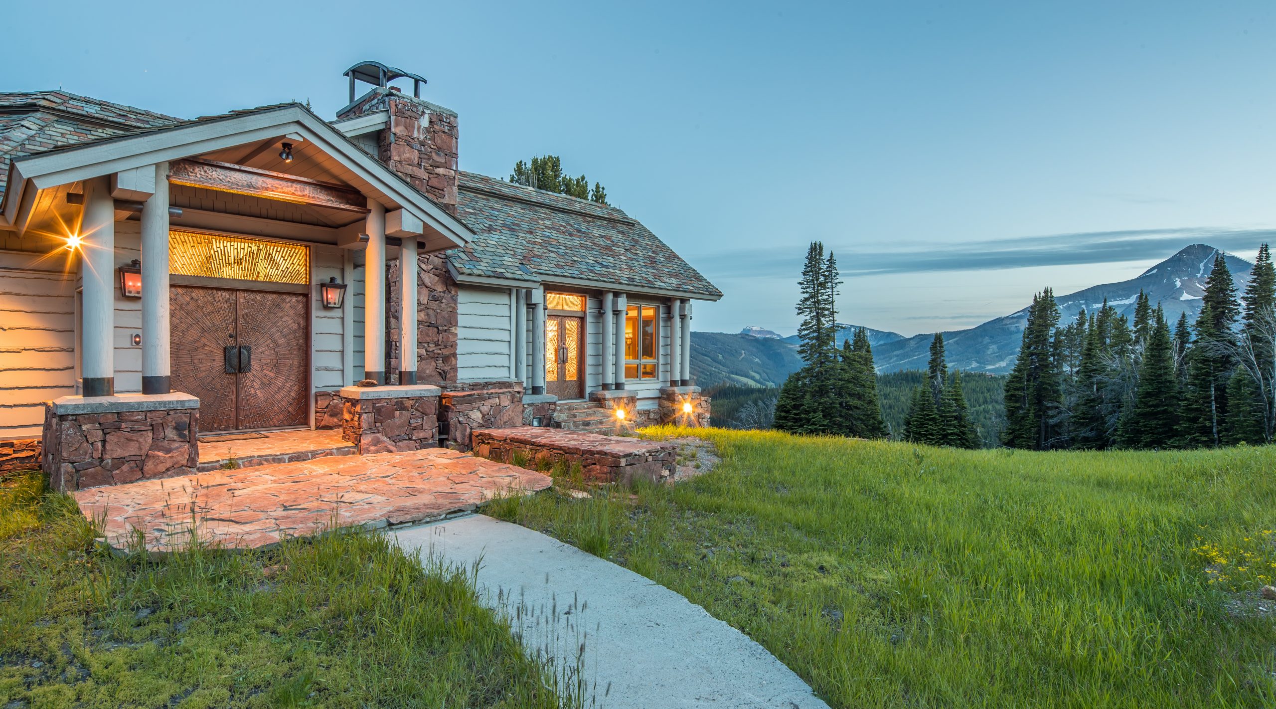 Beehive Basin Chalet Luxury Villas & Private Tours